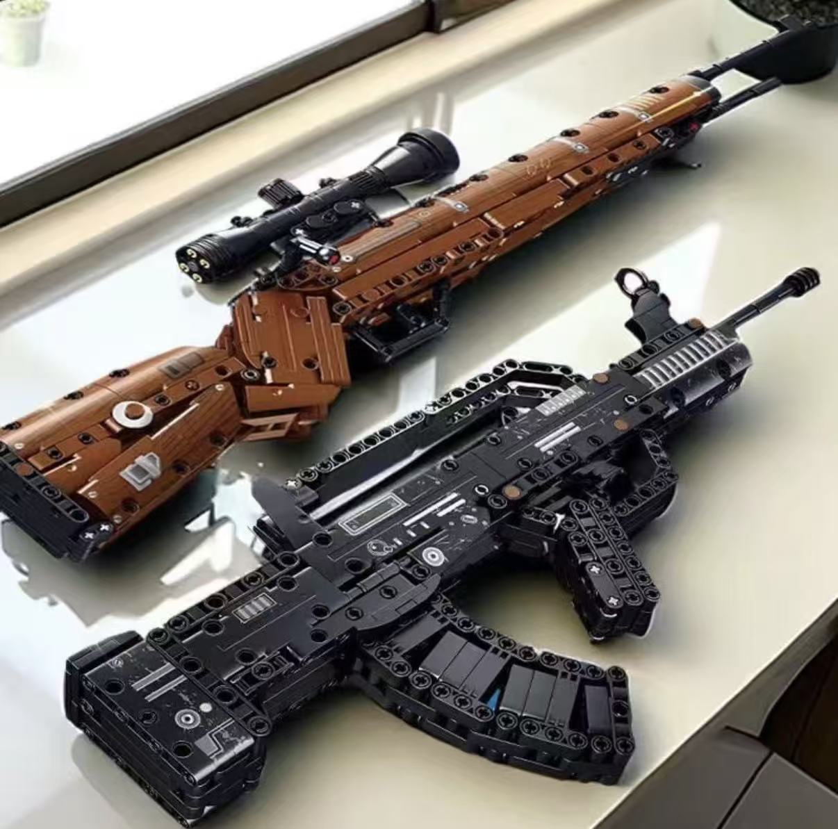 مكعبات بناء على شكل بندقية 98k - مراجعة Home Security Gun وسعره